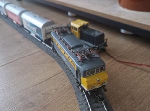 train.jpg